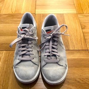 Nike Retro Tan and White Suede Sneaker size 9